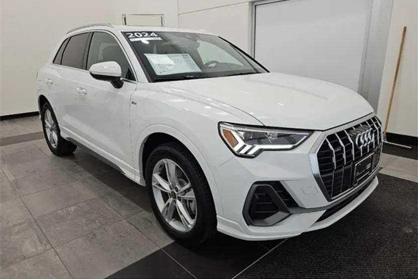 2024 Audi Q3 Premium Plus S line photo 1