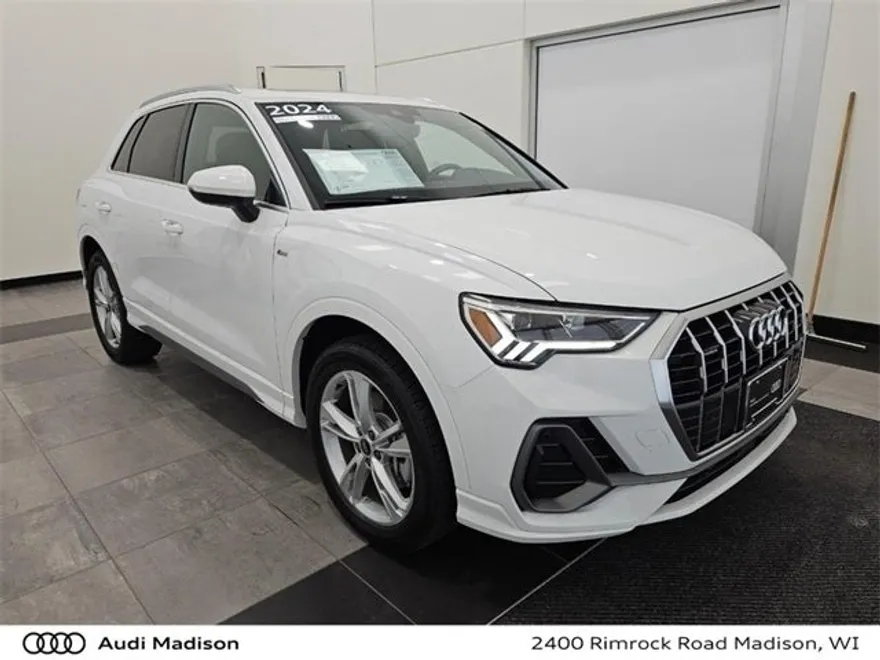 2024 Audi Q3 Premium Plus S line photo 1