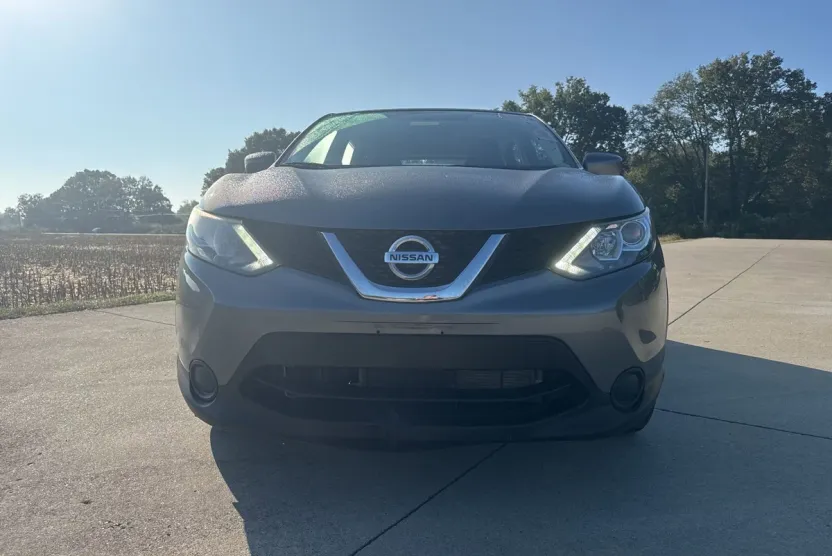 2017 Nissan Rogue Sport S photo 1