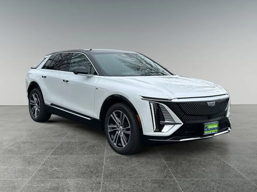 2025 Cadillac Lyriq Luxury photo 1