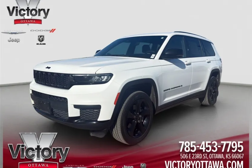 2023 Jeep Grand Cherokee Laredo Altitude photo 1