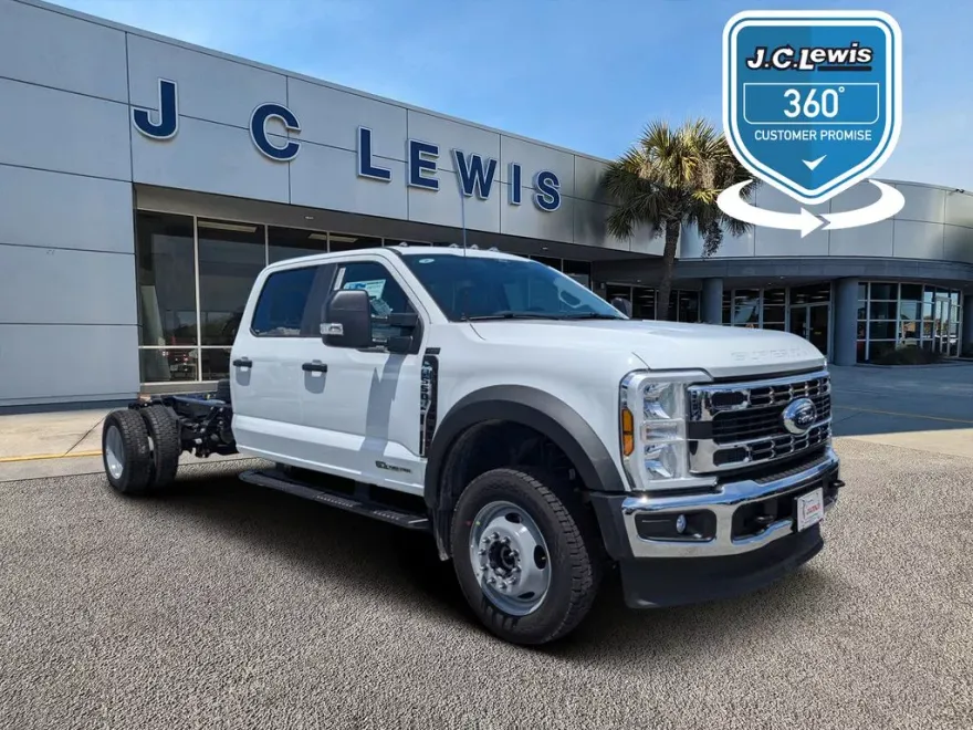 2025 Ford F-550 XL photo 1