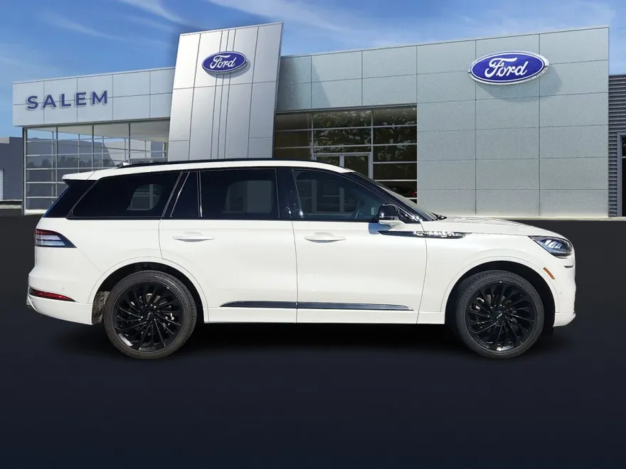 2023 Lincoln Aviator Reserve photo 1