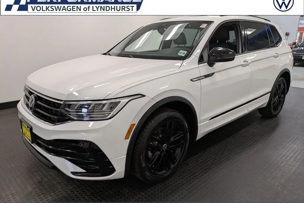 2022 Volkswagen Tiguan SE R-Line Black photo 1
