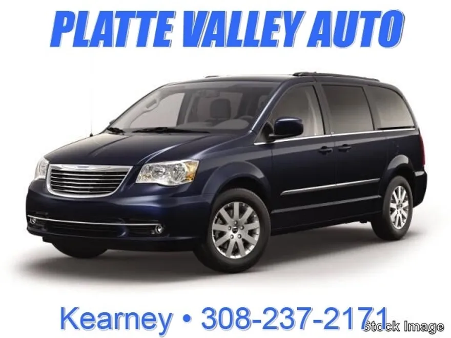 2016 Chrysler Town & Country Touring photo 1