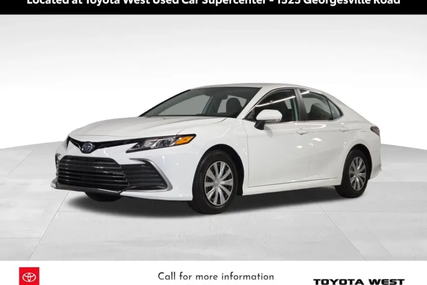 2023 Toyota Camry Hybrid LE photo 1