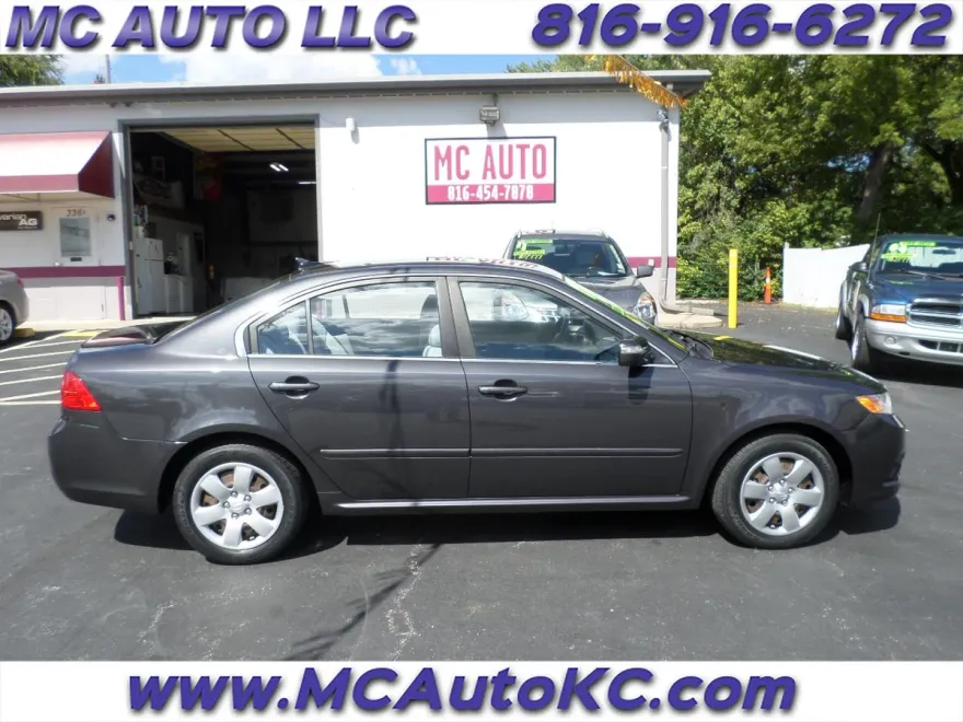 2010 Kia Optima LX photo 1
