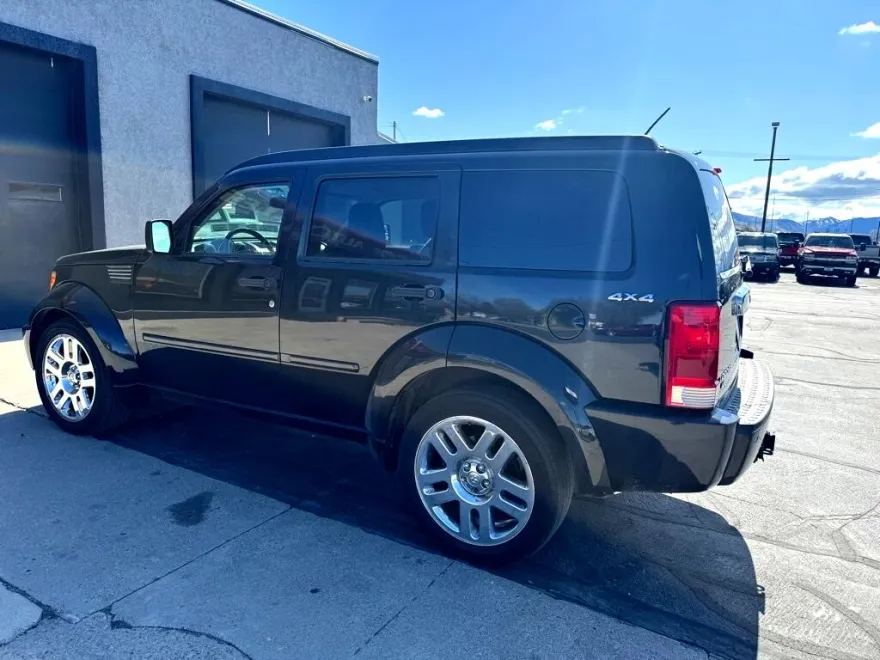 2009 Dodge Nitro R/T photo 6