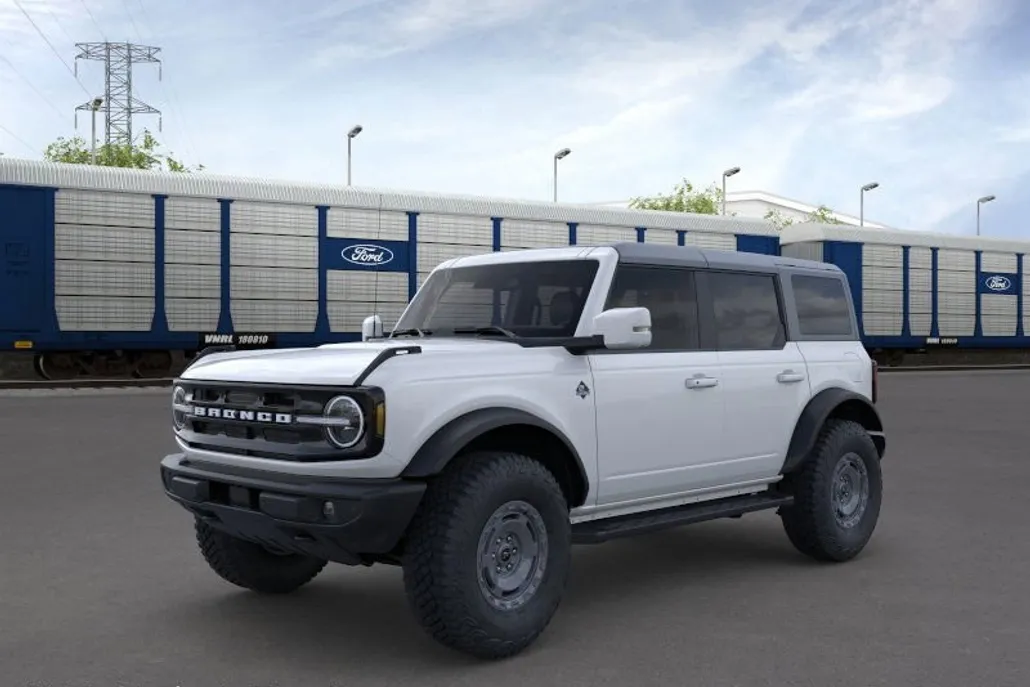 2024 Ford Bronco Outer Banks photo 1