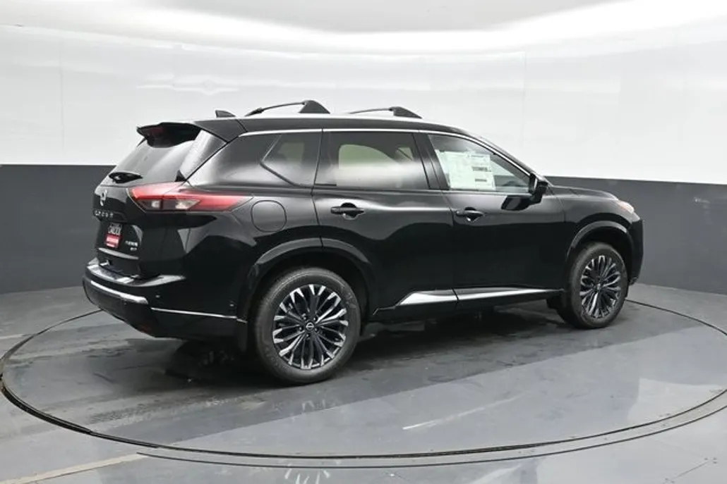 2026 Nissan Rogue Platinum photo 1
