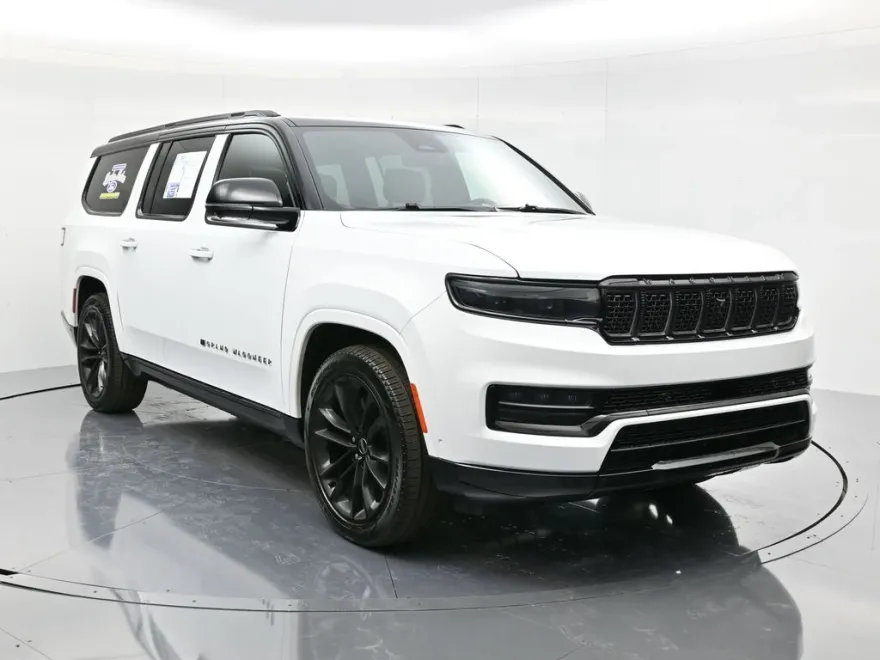 2024 Jeep Wagoneer L Series III photo 1