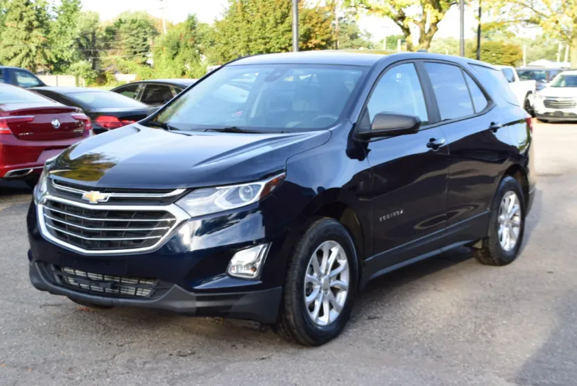 2020 Chevrolet Equinox LT LS photo 1