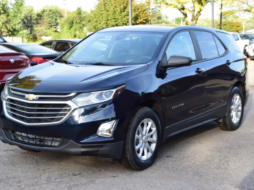 2020 Chevrolet Equinox LT LS photo 1