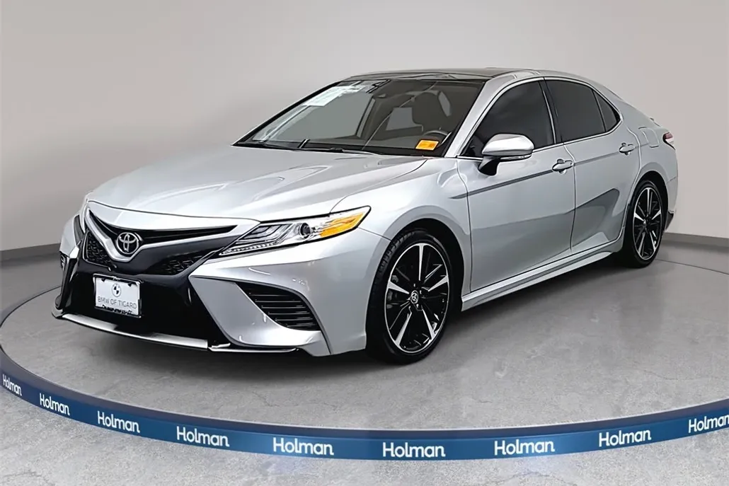 2020 Toyota Camry XSE photo 1