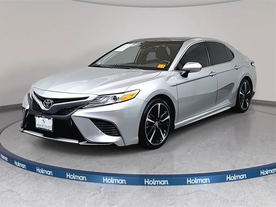 2020 Toyota Camry XSE photo 1