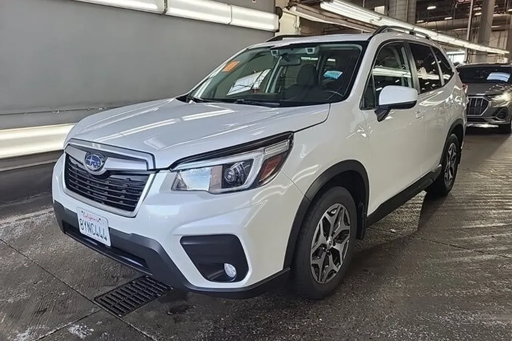 2021 Subaru Forester Premium photo 1