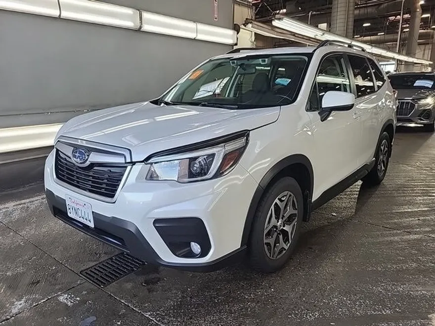 2021 Subaru Forester Premium photo 1