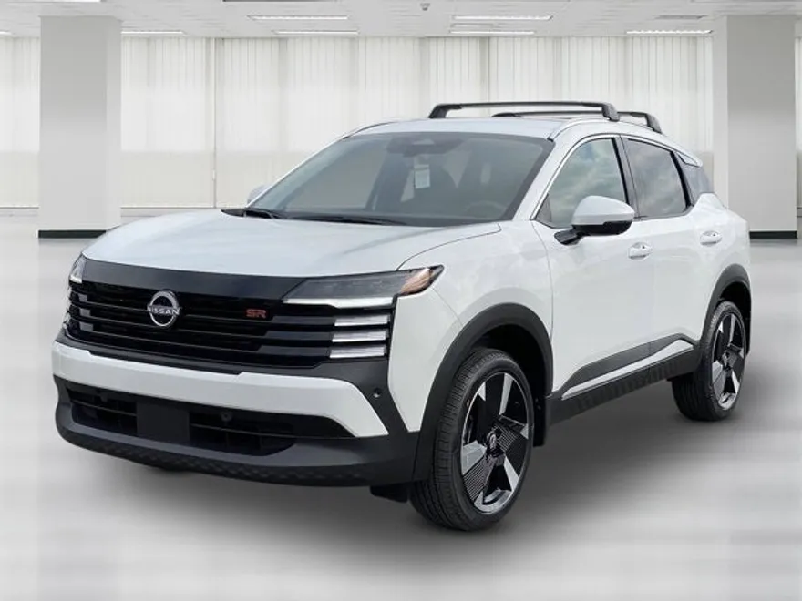 2025 Nissan Kicks SR photo 1