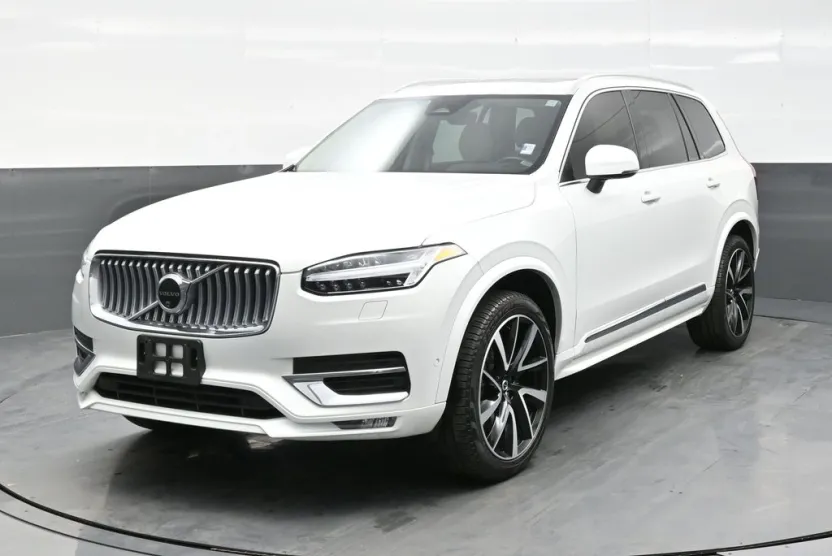 2024 Volvo XC90 Plus photo 1