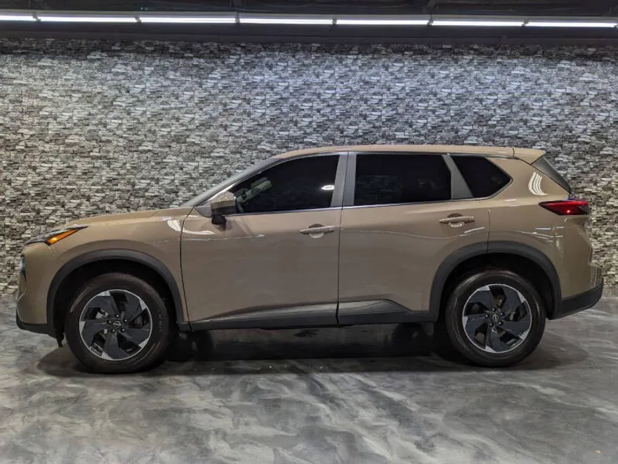 2025 Nissan Rogue SV photo 1