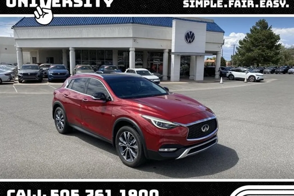 2019 Infiniti QX30 Essential photo 1