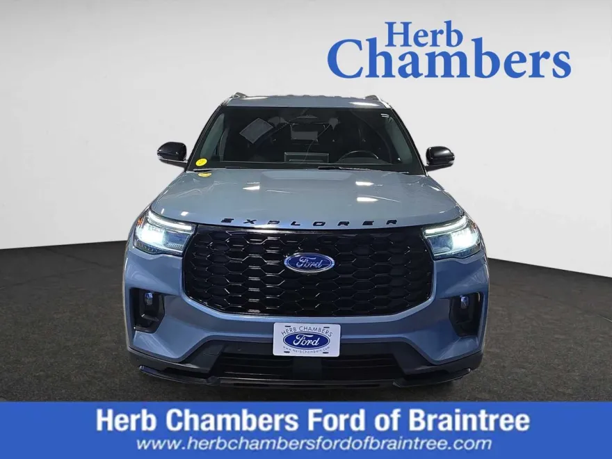 2025 Ford Explorer ST-Line photo 1