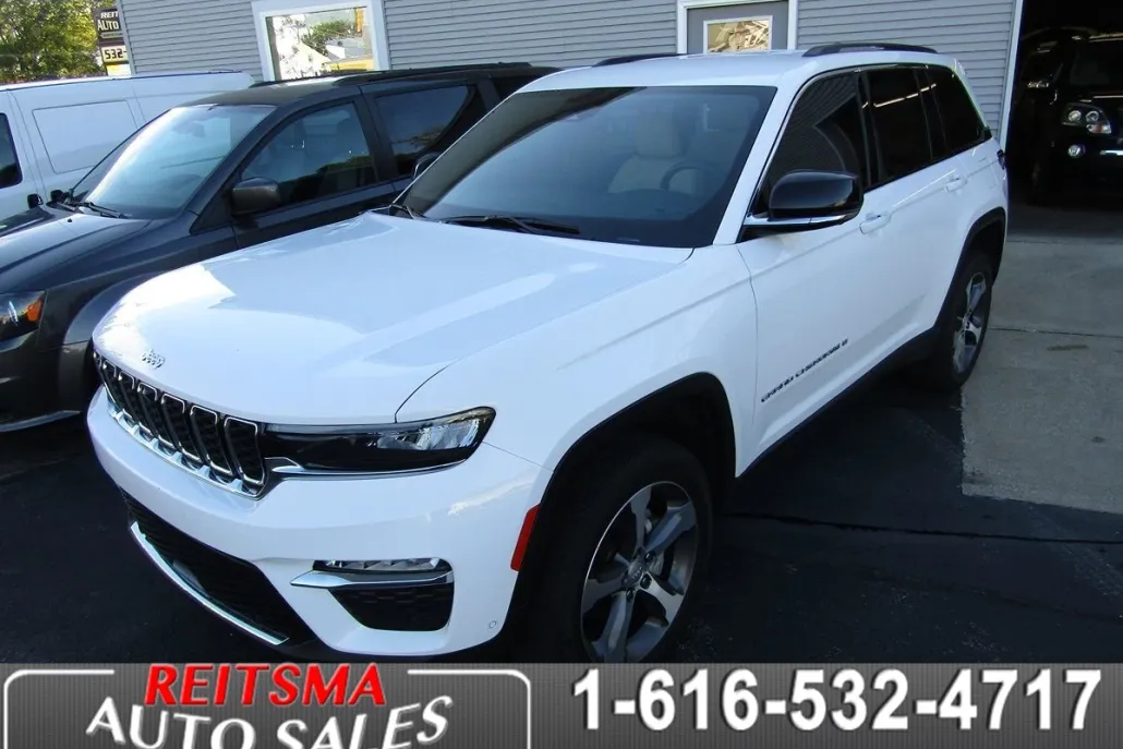 2023 Jeep Grand Cherokee Limited photo 1