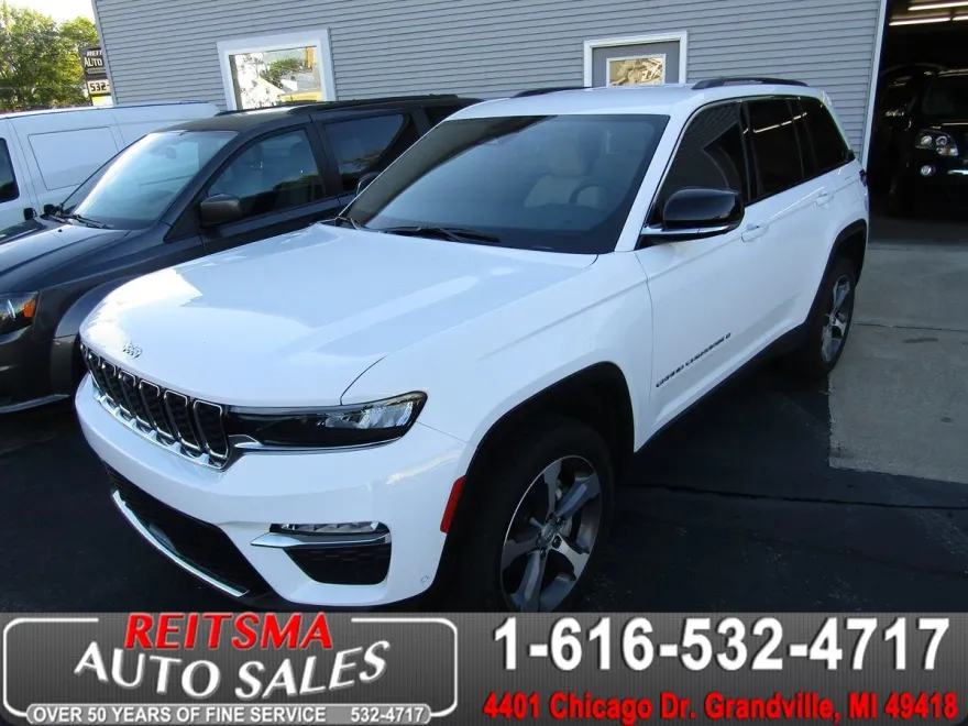 2023 Jeep Grand Cherokee Limited photo 1