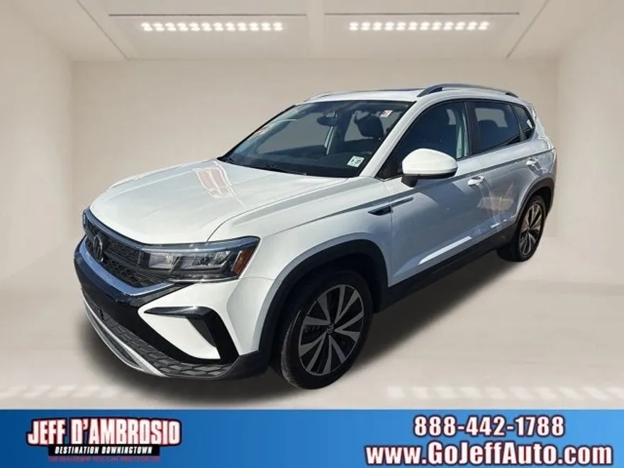 2022 Volkswagen Taos SE photo 1