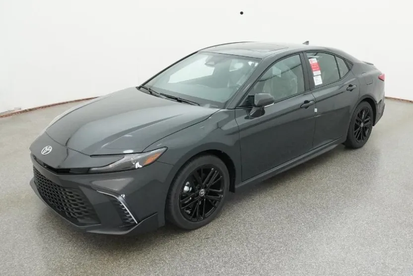 2026 Toyota Camry SE photo 1