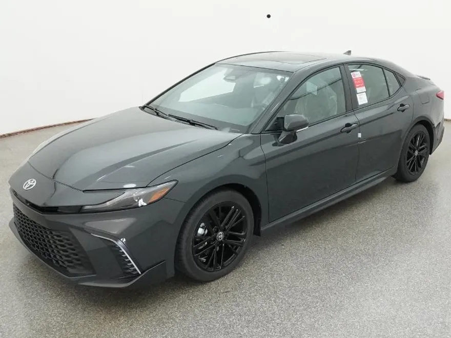 2026 Toyota Camry SE photo 1