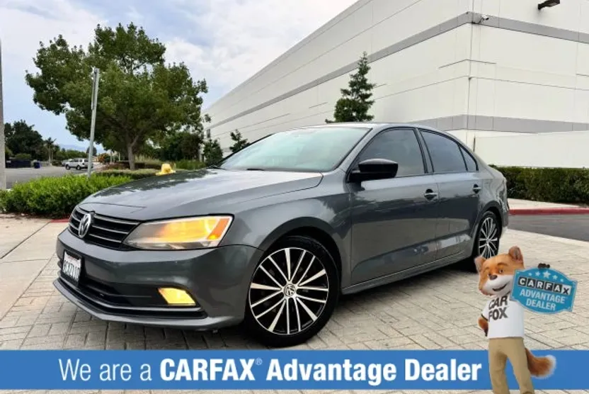 2015 Volkswagen Jetta 1.8T Sport photo 1