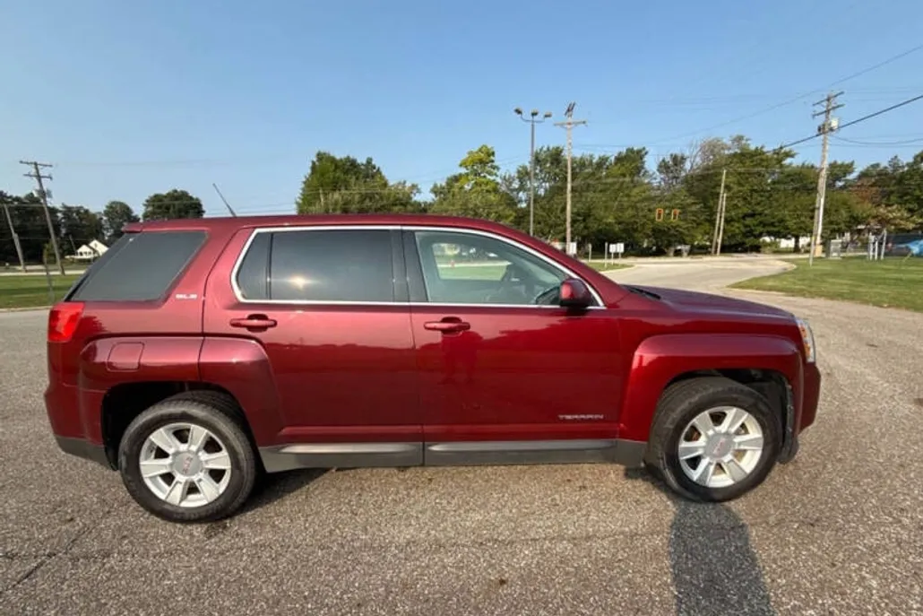 2010 Gmc Terrain SLE photo 1