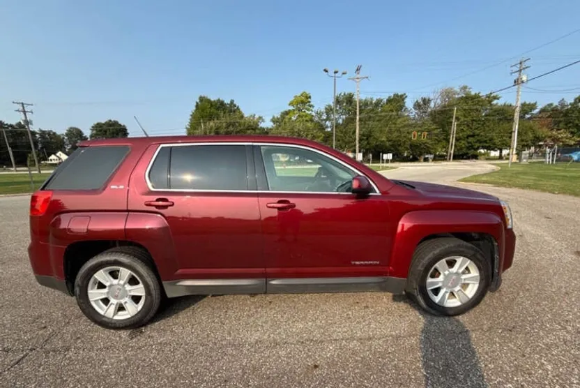 2010 Gmc Terrain SLE photo 1