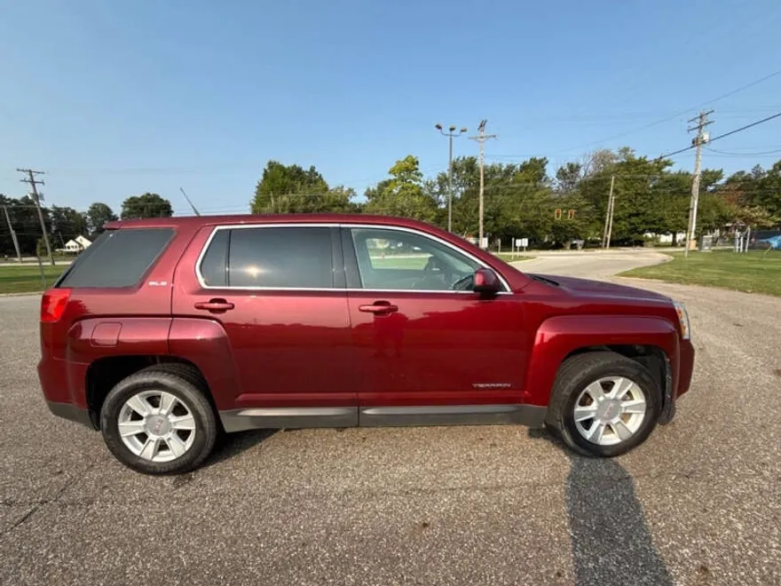 2010 Gmc Terrain SLE photo 1