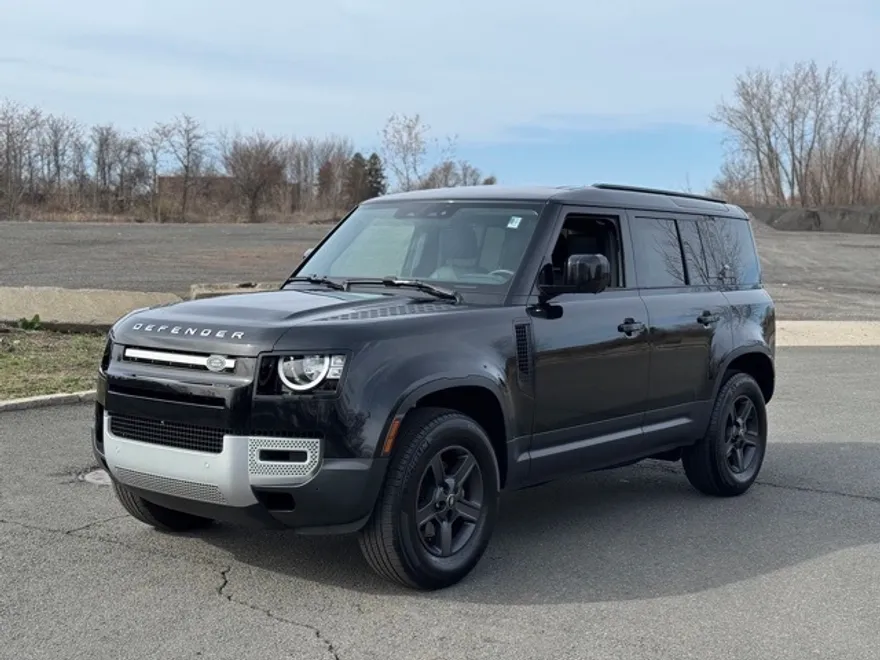 2023 Land Rover Defender 110 S photo 1