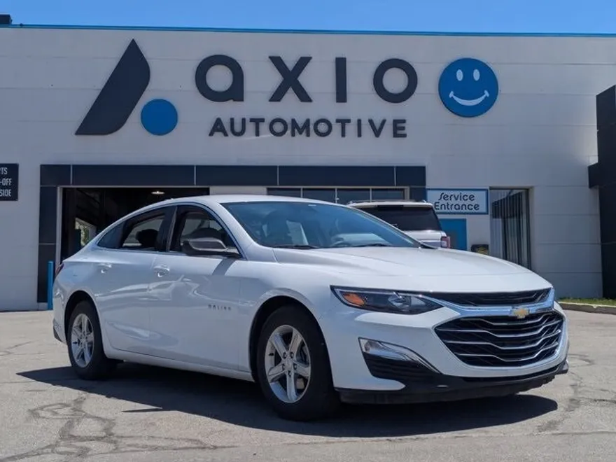 2023 Chevrolet Malibu photo 1