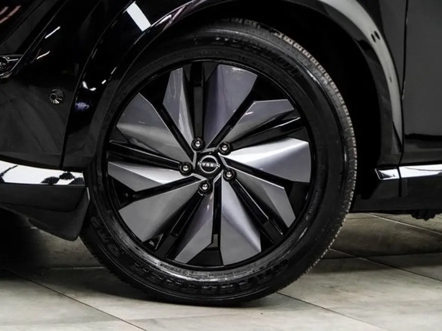 2023 Nissan ARIYA Platinum e-4ORCE photo 1