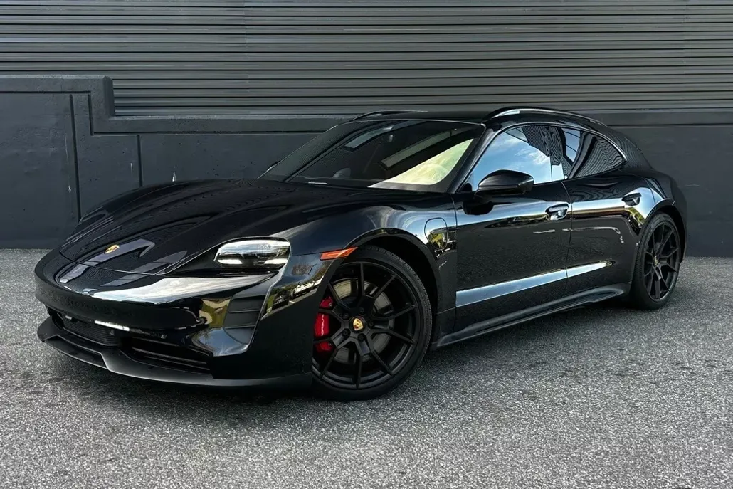 2023 Porsche Taycan Sport Turismo GTS photo 1