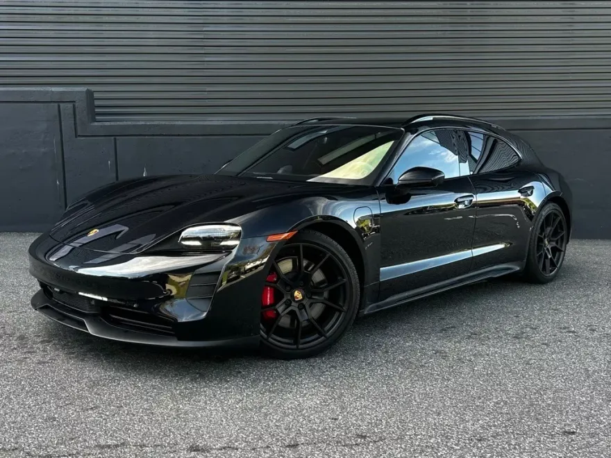 2023 Porsche Taycan Sport Turismo GTS photo 1