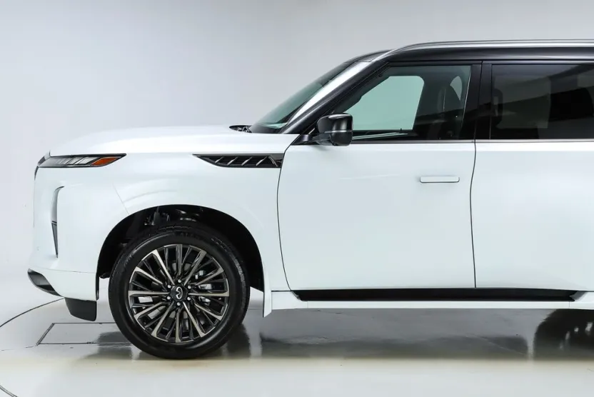 2026 Infiniti QX80 photo 1