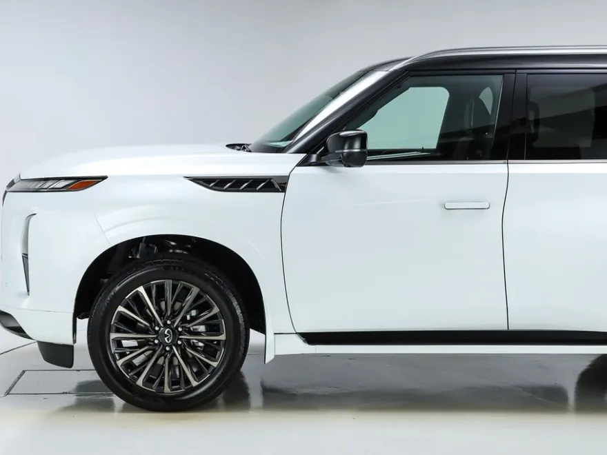 2026 Infiniti QX80 photo 1