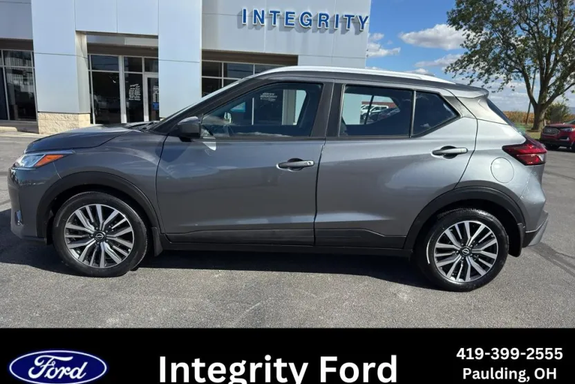 2022 Nissan Kicks SV photo 1
