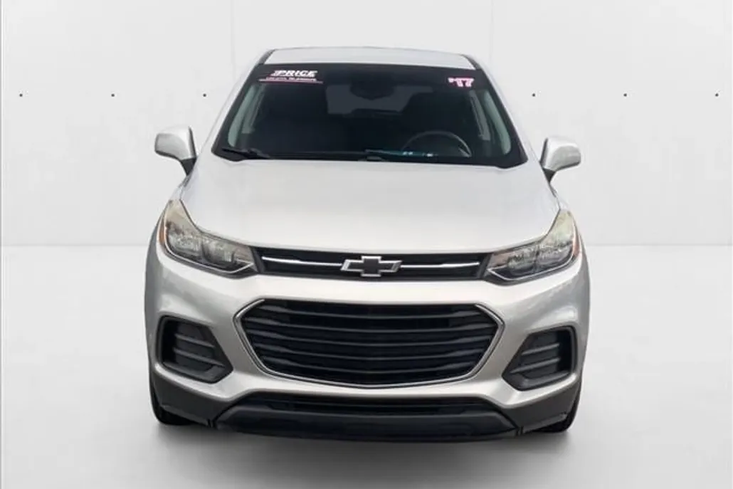 2017 Chevrolet Trax LS photo 1