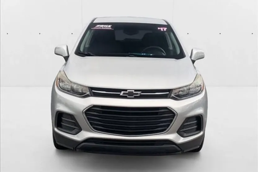 2017 Chevrolet Trax LS photo 1