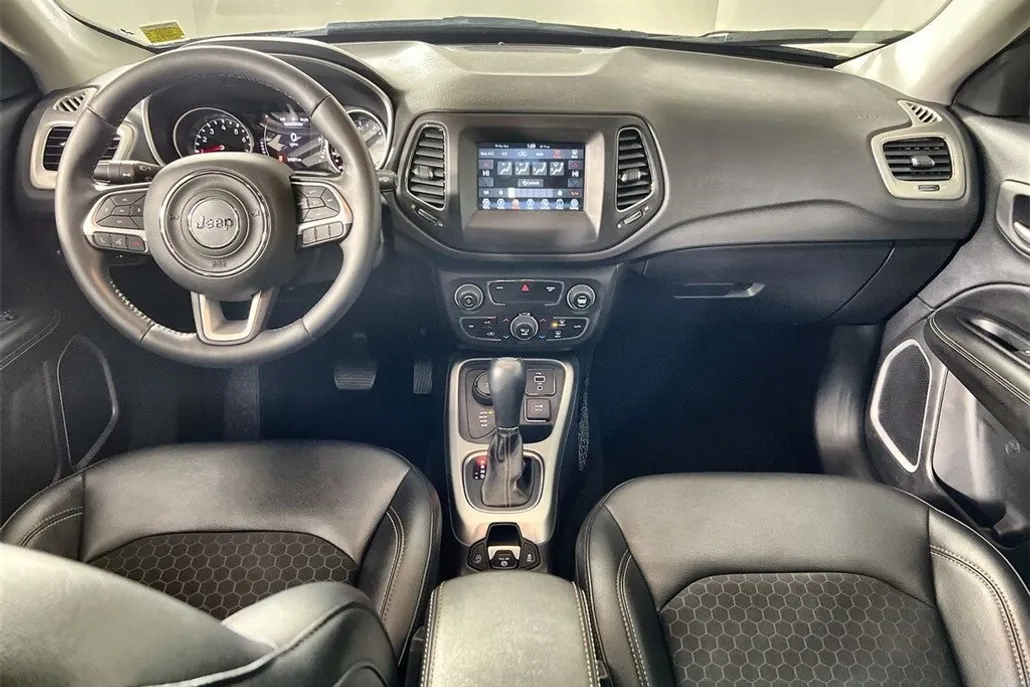 2019 Jeep Compass Latitude photo 1