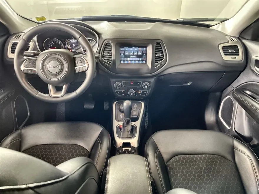 2019 Jeep Compass Latitude photo 1