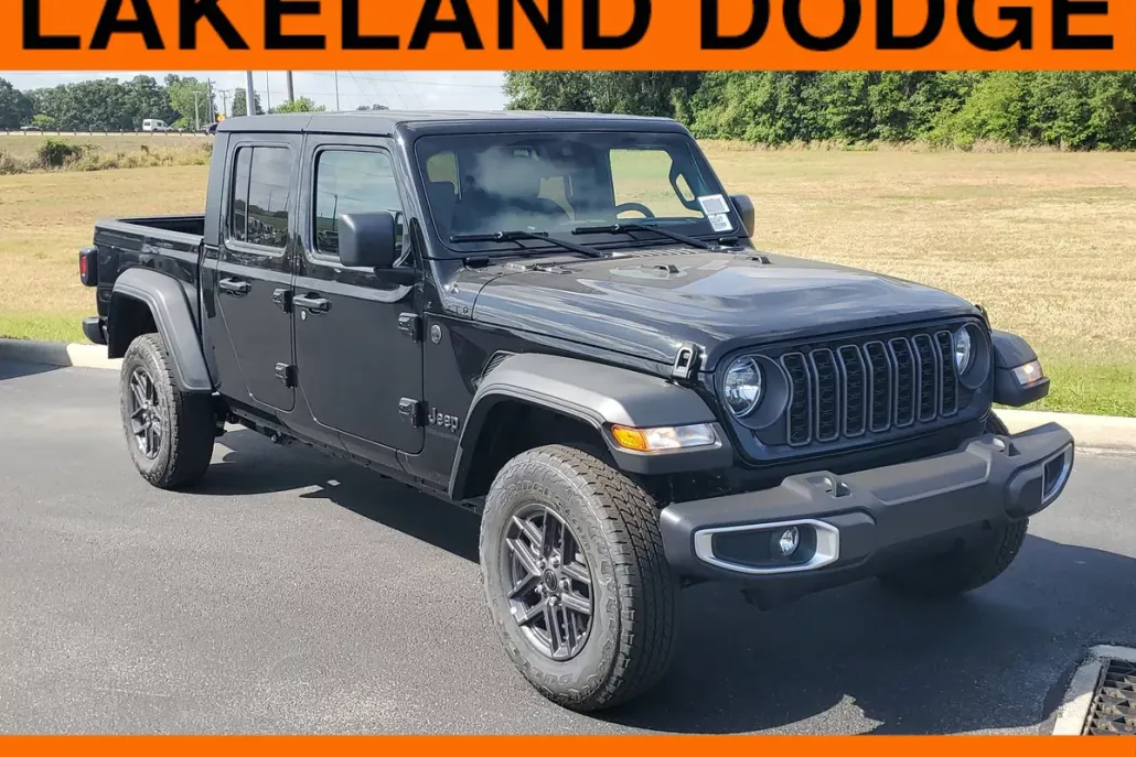 2025 Jeep Gladiator Sport S photo 1