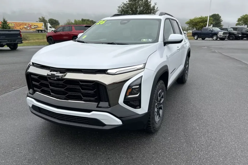 2026 Chevrolet Equinox ACTIV photo 1