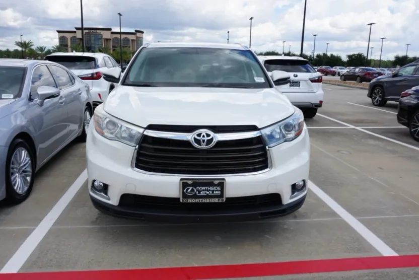 2016 Toyota Highlander Base Hybrid photo 1